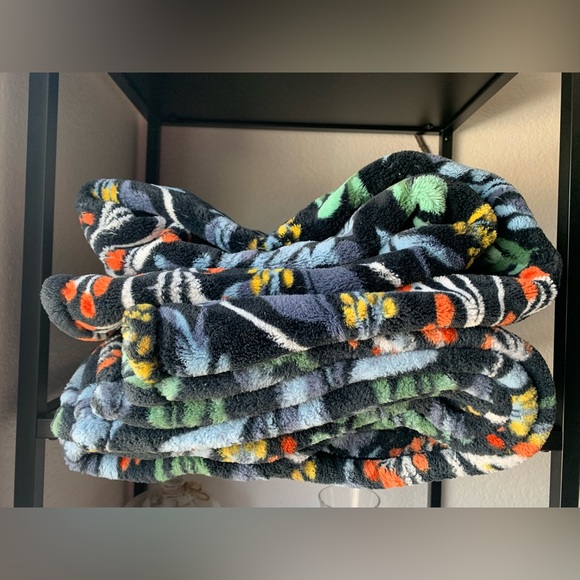 Monte & Jardin Ultra Plush Floral Throw Fleece Flower Blanket 60"x70” Warm Cozy - Picture 13 of 16